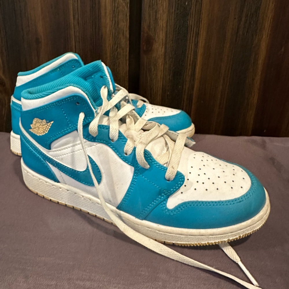 Kids Jordan’s Y6
